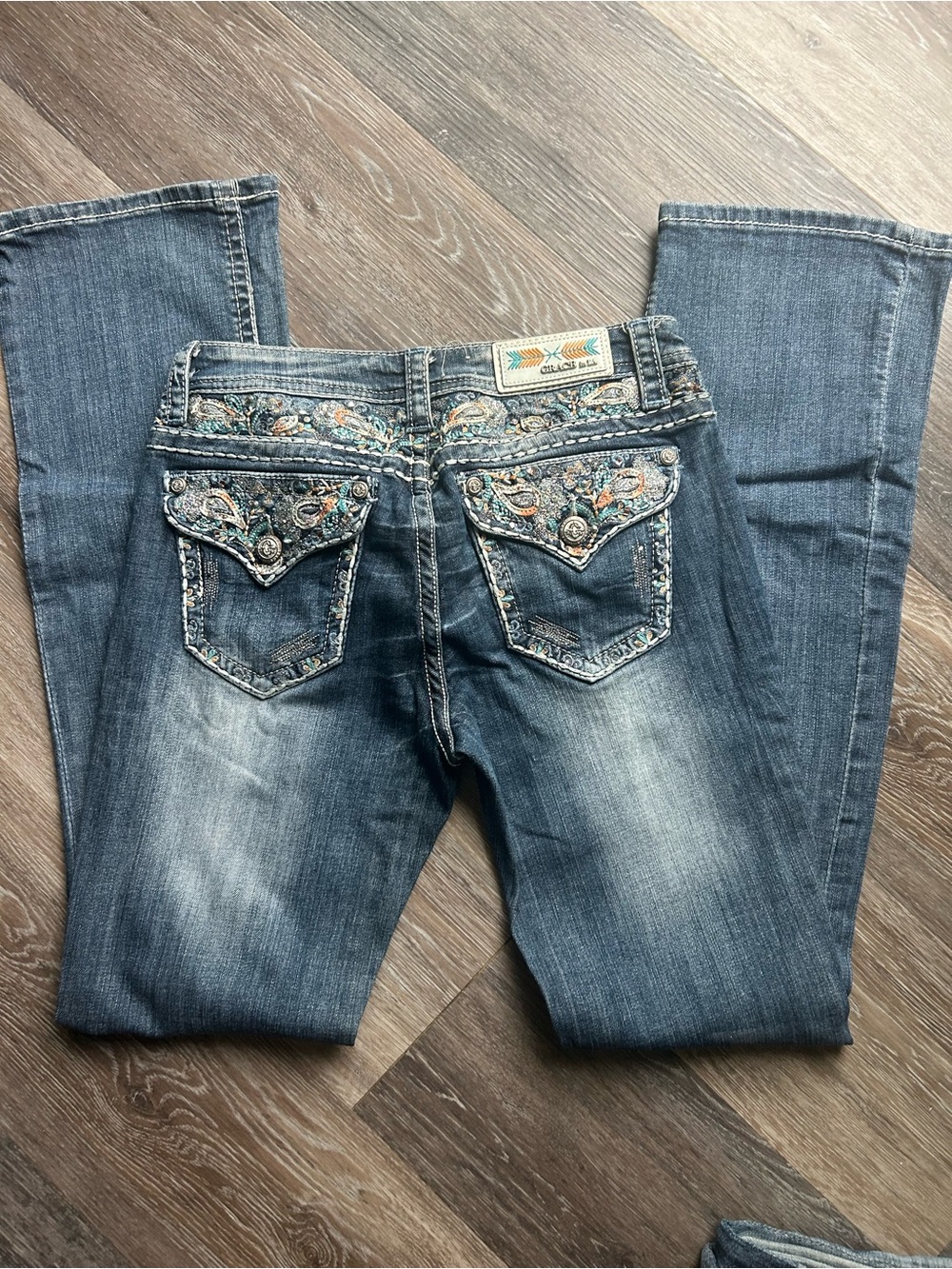 Embroidered Back-Pocket Dark Wash Women’s Jeans Inseam 32”